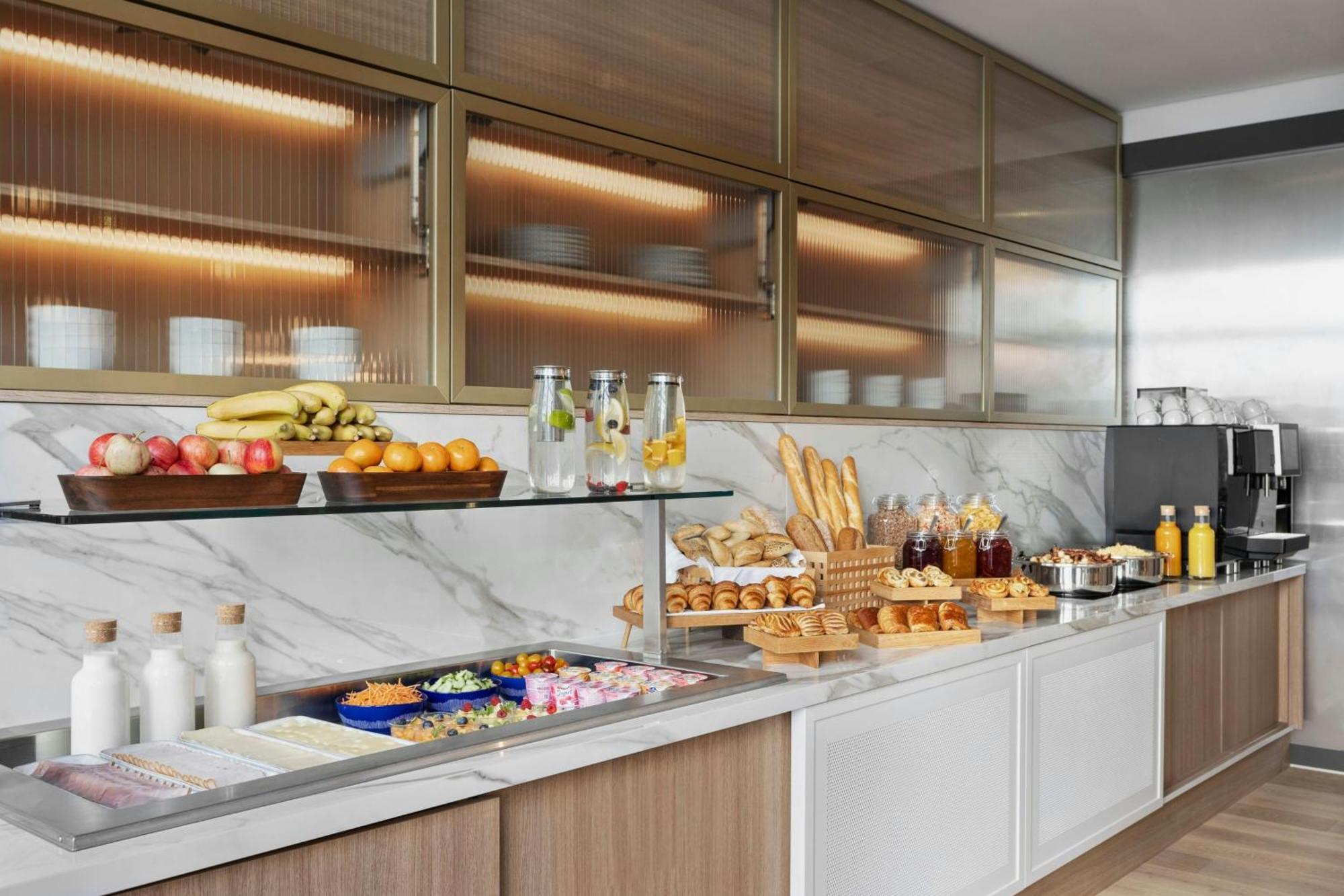 Hotel Courtyard By Marriott