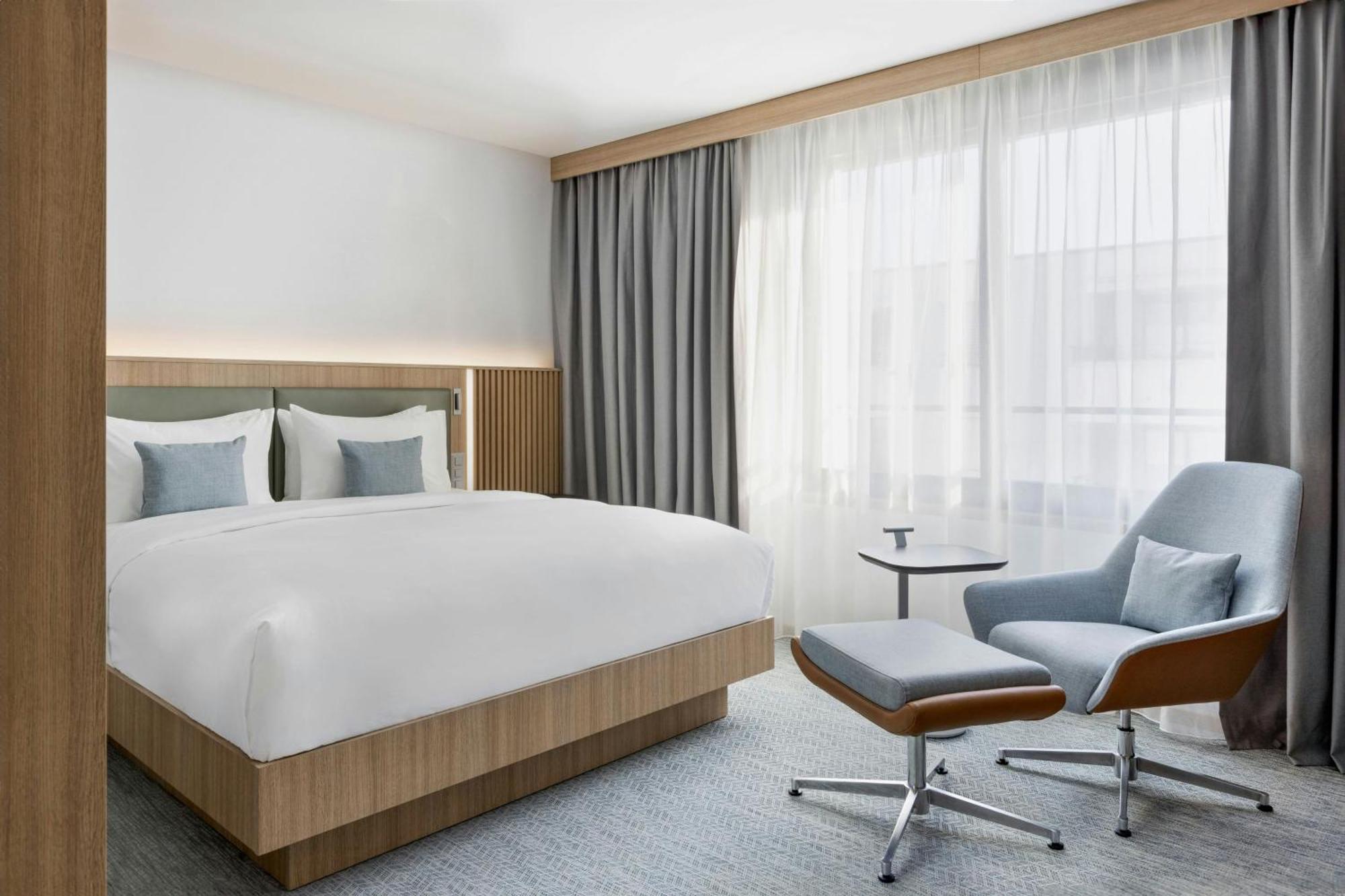 Courtyard By Marriott Hotel