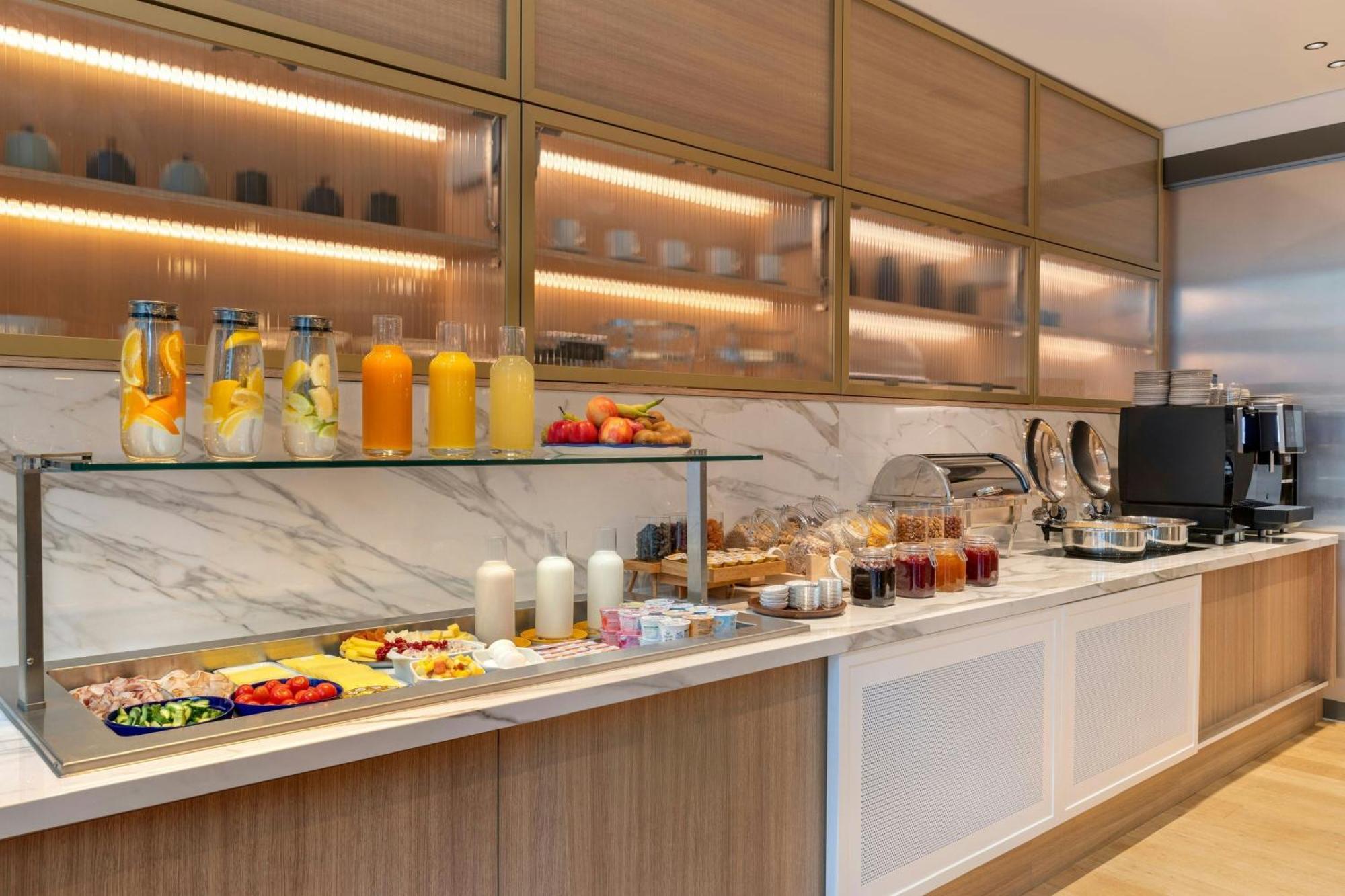 Courtyard By Marriott Hotel 4*